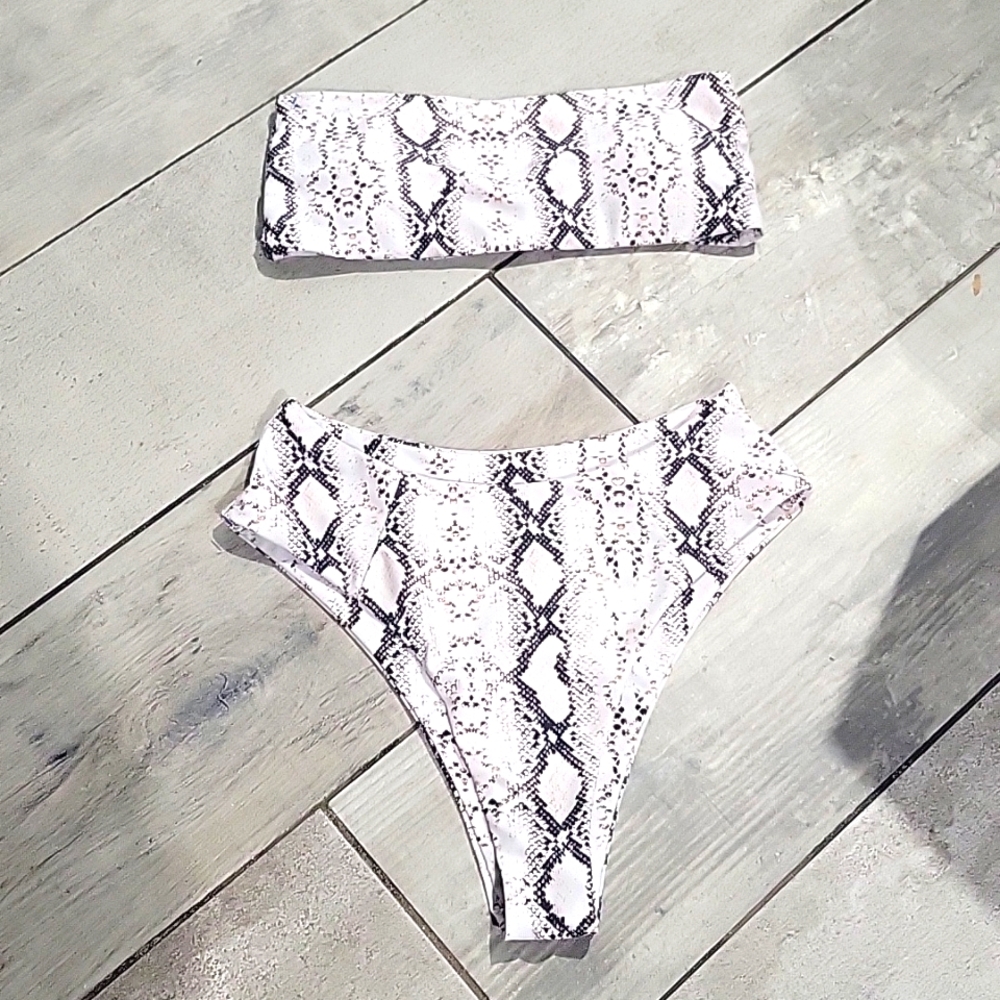 Dress Forum Swim wear  snake print bikini  with padding size small